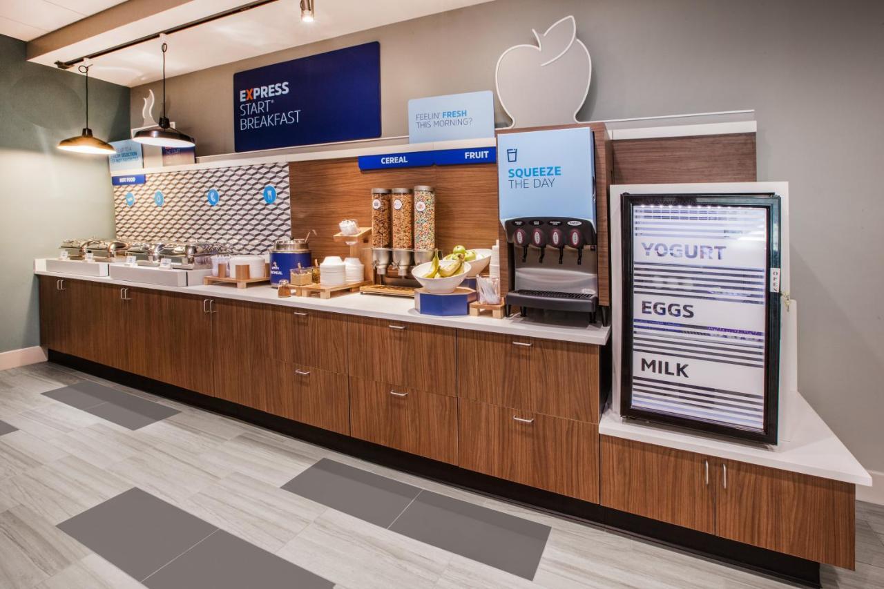 Holiday Inn Express & Suites Reedsburg - Dells Area By Ihg Dış mekan fotoğraf