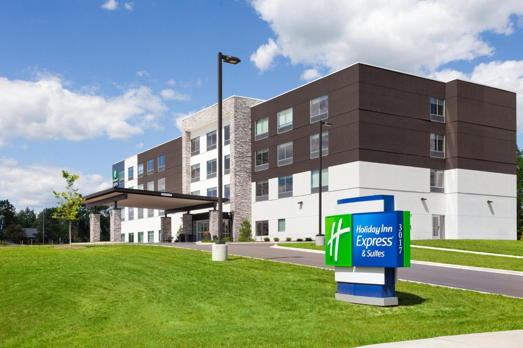 Holiday Inn Express & Suites Reedsburg - Dells Area By Ihg Dış mekan fotoğraf